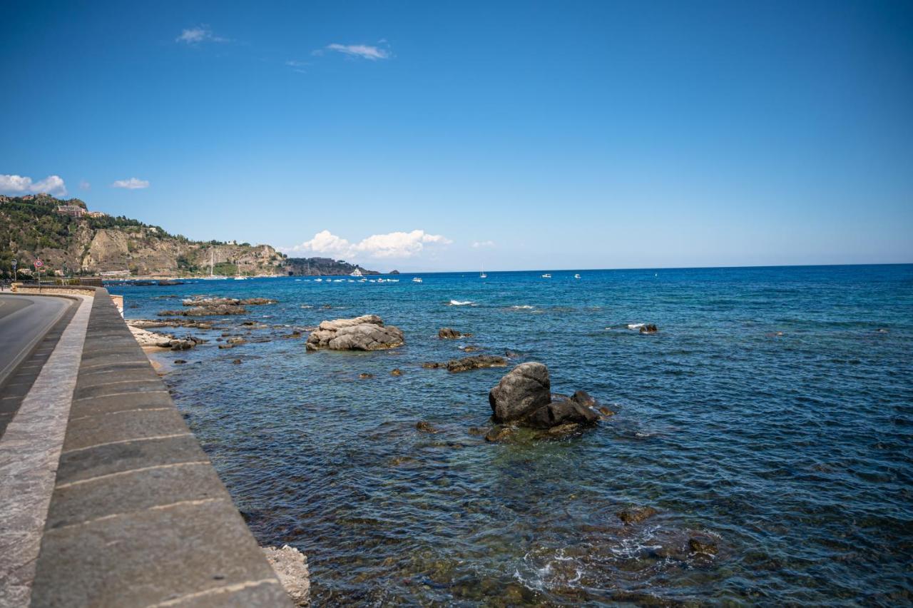 La Casetta Azzurra Naxos Giardini Naxos Eksteriør billede